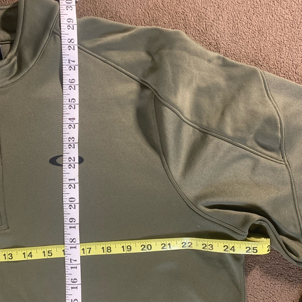 SOLD Oakley Green 1/4 Zip XL Golf Pullover - Picture 7 of 7